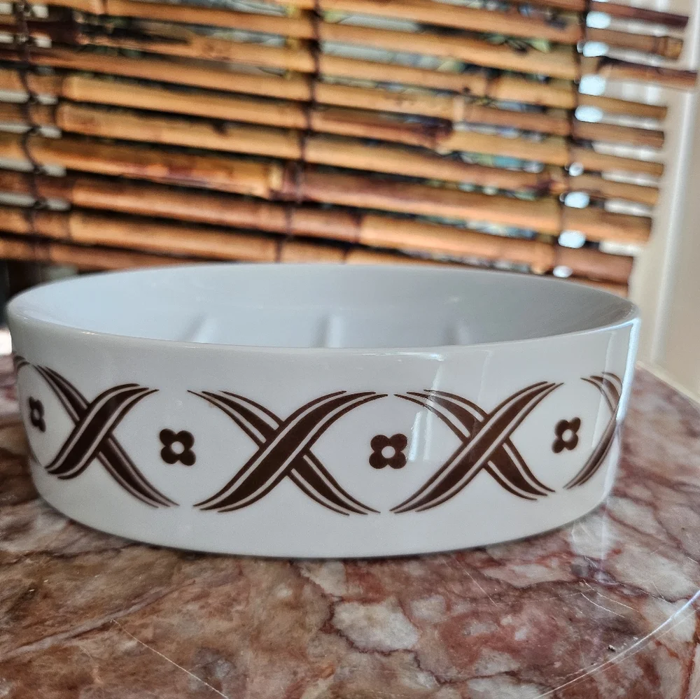 Vintage 1970's Porcelain Soap Dish